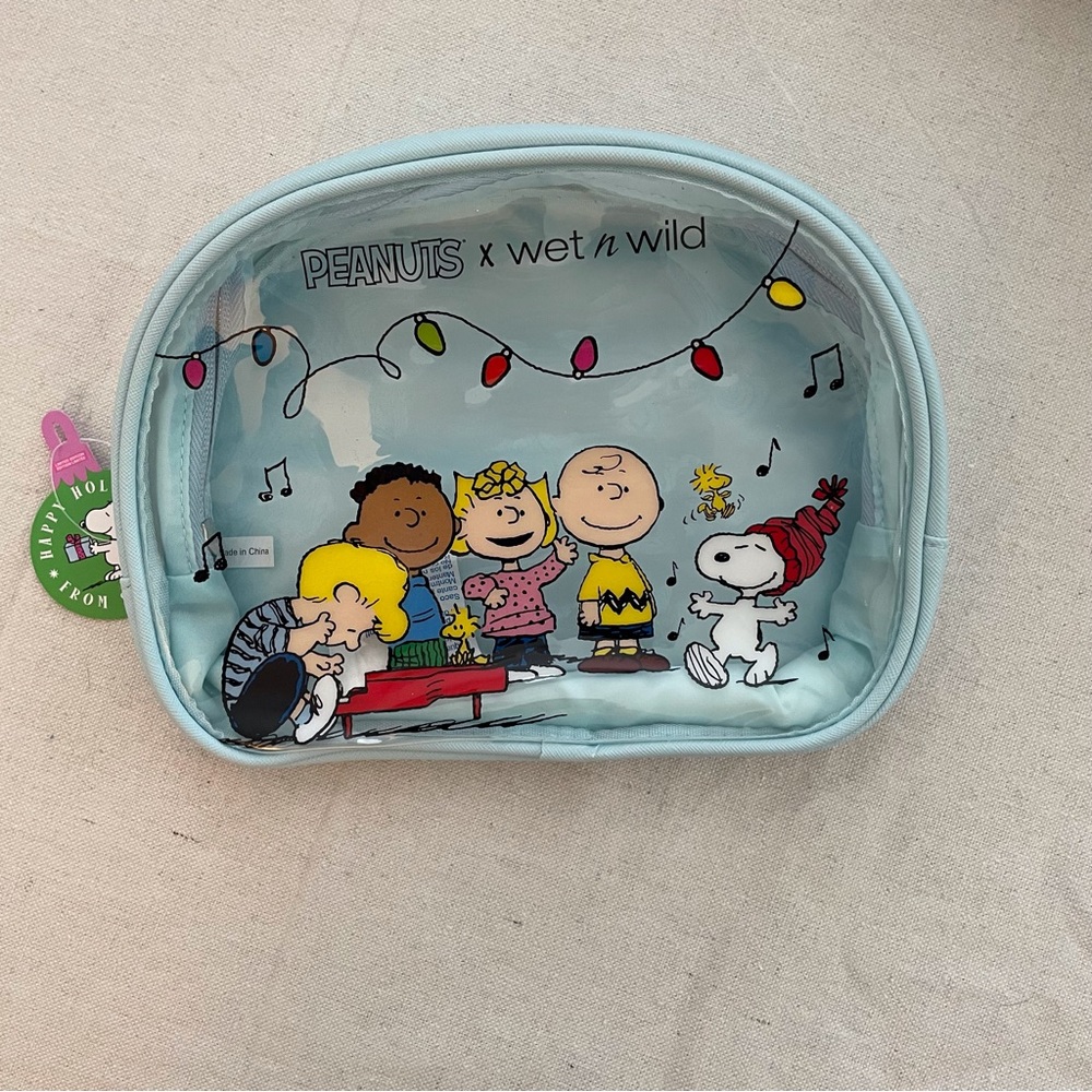 Peanuts Carrying Case Graphics on Both Sides of Plastic Zip Pouch